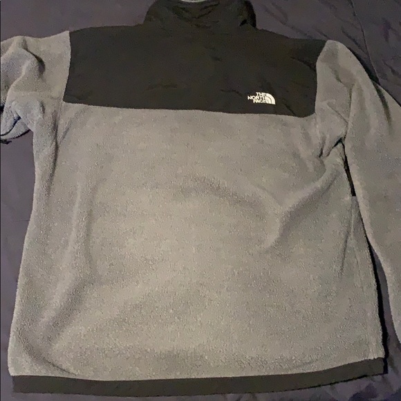 North’s Face Jacket - Picture 3 of 3